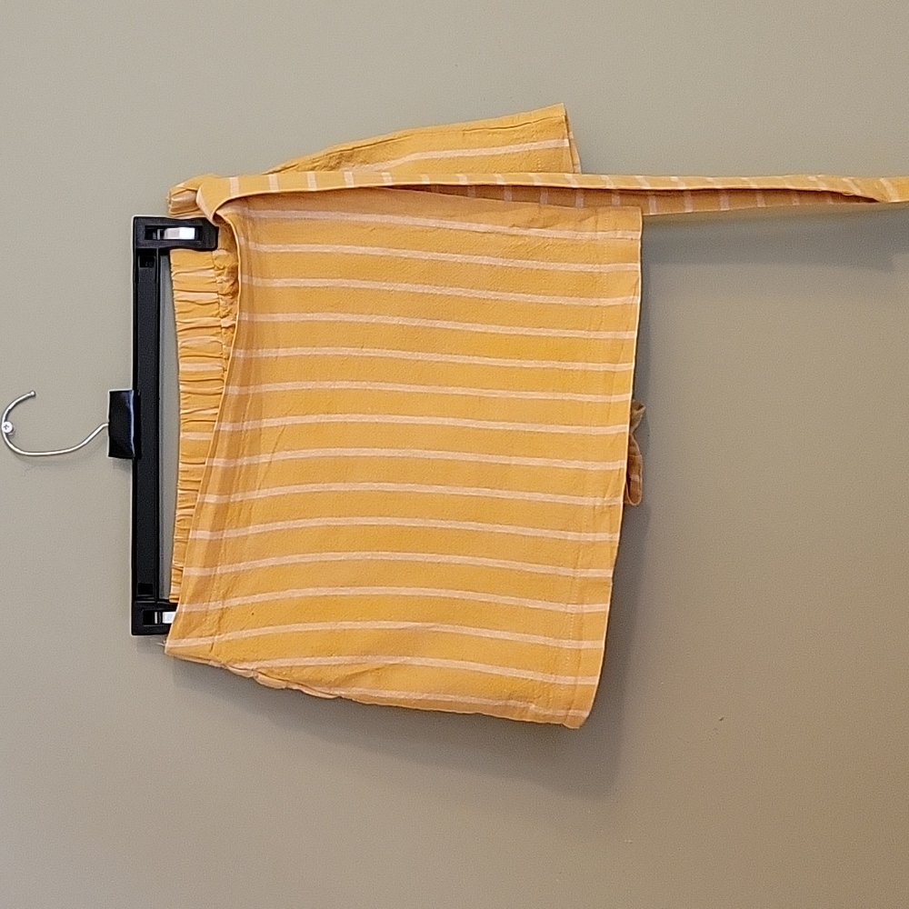 Forever 21 linen/cotton yellow and white striped skorts
